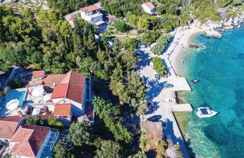 Six-Bedroom Holiday Home In Sipan - Foto 1