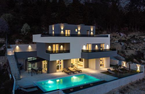 Villa BAMM with heated 36sqm pool, 5 en-suite bedrooms and panoramic sea views - Foto 45