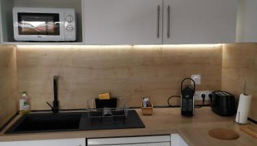 La Caza Cozy - Photo 5, toaster