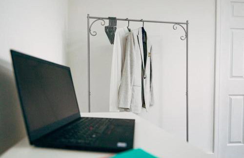 Park & Relax in 1bd Central Liverpool home - Foto 39