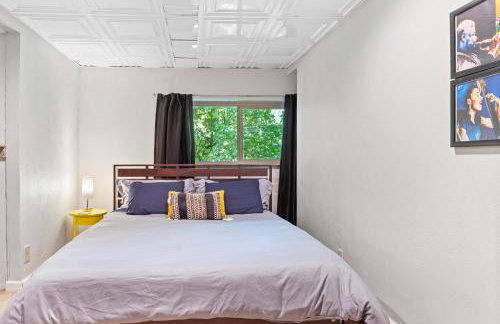 Relaxing River Retreat Near Moms Beach with Patio - Foto 36