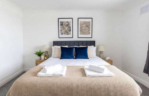 Fabulous 1 Bed Harbour-side Apartment with Balcony - Foto 2
