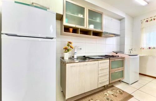 Apto em Barra Velha 340m da PRAIA com SACADA com CHURRASQUEIRA, AR CONDICIONADO WI-FI, PISCINA, PORTARIA 24h, ACADEMIA MINI MERCADO e vaga de GARAGEM - Photo 24