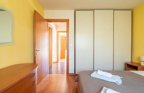 Charming Orange Apartment with Private Pool and Garden Oasis - Foto 20