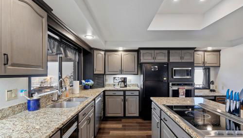 Mt. Baker View Harbor King Bed Fire Pit - Foto 2, stove, dishwasher, toaster