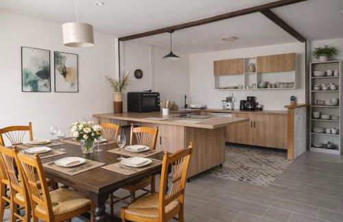 Gîte du RELAI du Château - Parc Oriental - Puy du Fou - Foto 1