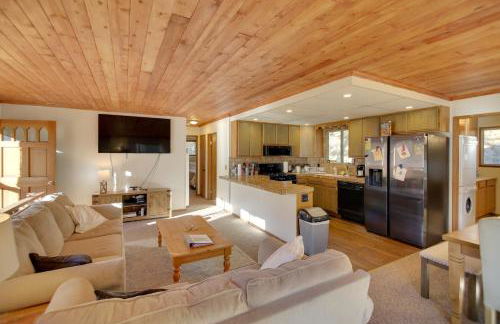 Peaceful and Idyllic Forest Cabin with Pool Table - Foto 2