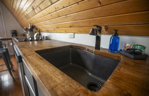 Cozy 2BR A-Frame Cabin w Hot Tub & Lake Views - Foto 19