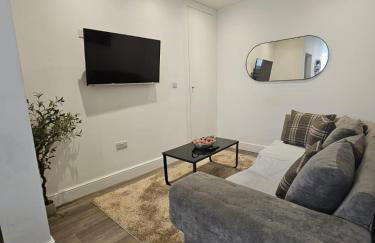 Modern 2BR in West Hendon - Parking -Easy Commute - Photo 11