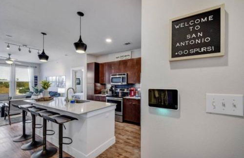 2BR Southtown Apartment FreeParking Wifi Pool Gym - Photo 17