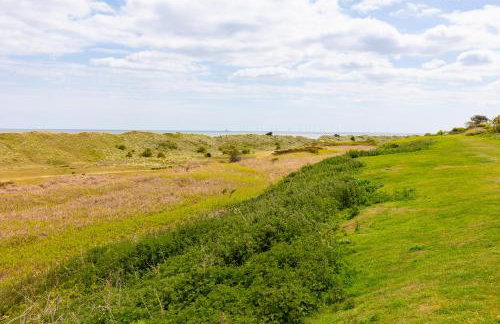 Sea View Holiday Chalet, access to sandy beach - Pets go free - Foto 37
