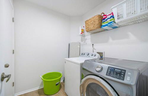 Disney-Close Lakefront Renovated 4BR Pool - Foto 25