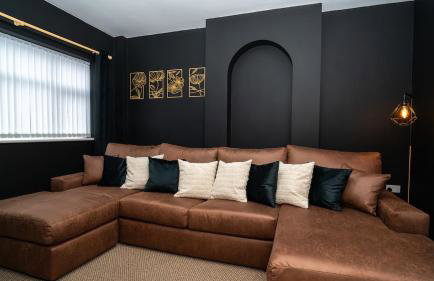 Large Contractor Dig with Pool Table - Foto 14