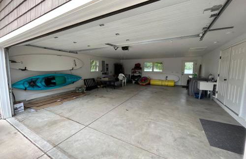 Modern SW Michigan Lakefront Home with Fireplace - Foto 5