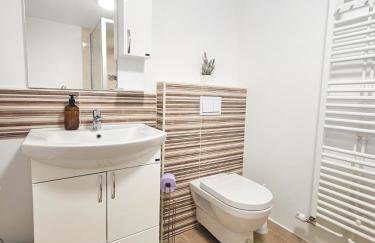 Central Park Apartments - Photo 41