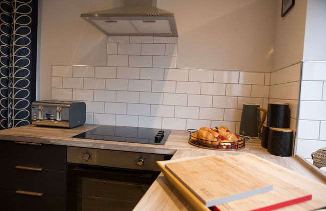 The Sailing Club - 6 Bedroom Hot Tub Town Centre - Photo 35