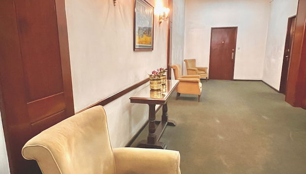 Coin salon dans le hall