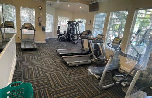 Beautiful Apartment Near Disney - Photo 48