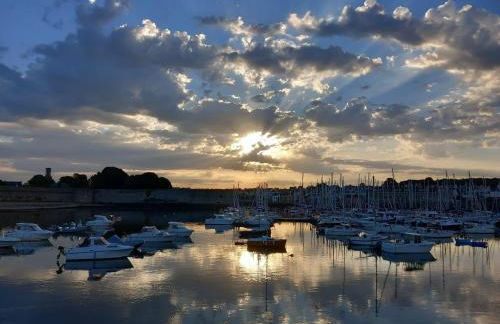 Cœur de Concarneau, appartement entier, proche centre, corniche et plage avec parking - Photo 24
