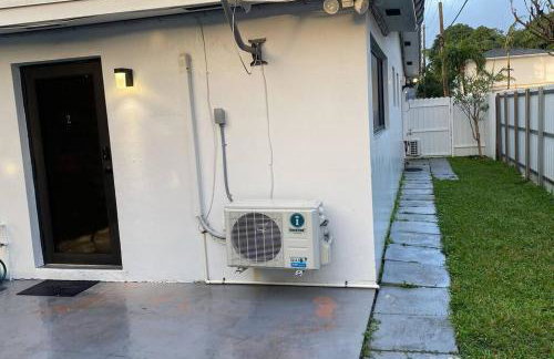 Spacious Private Room Close to Miami Attractions - Photo 11