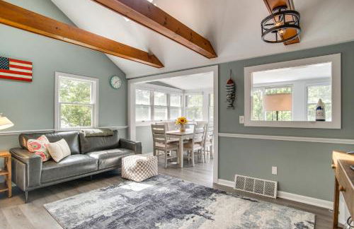 Swim and Fish On-Site! Waterfront Cape Cod Cottage - Foto 1