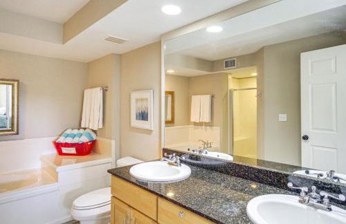 Biloxi Condo with Pool Access - Steps to Beach! - Photo 16