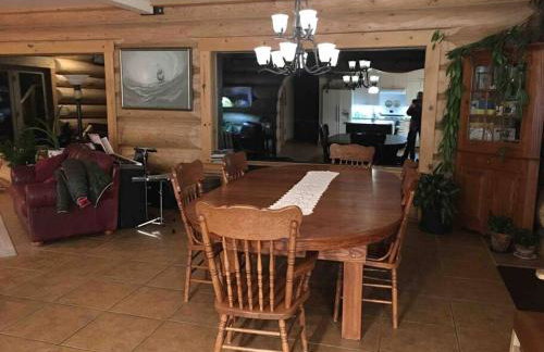 Turnagain View Lodge and Wedding Venue - Photo 28