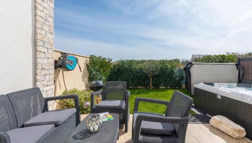 Holiday House Businia with Whirlpool - Foto 2, Garden