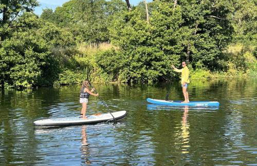 Riverside 2 Bed Cabin With Paddle Boards & Bikes - Foto 27