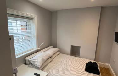 FRESH Flat in Leek, Staffordshire - Photo 29