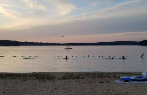 Gardner Lake 2 Queen/1King/2 Bath/Laundry- Private - Foto 18