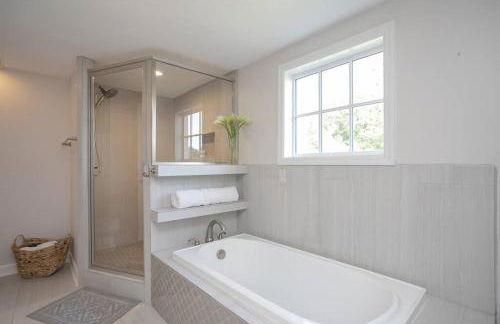 Golf Views, Porch Vibes, 3mi to Broadway! - Foto 51