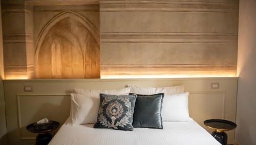 3 Bedrooms Old Town Secret Gem with Private Garden - Foto 3