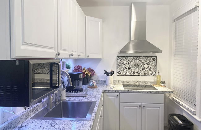 Modern Private Share Bedroom Bus stop to NYC - Foto 10