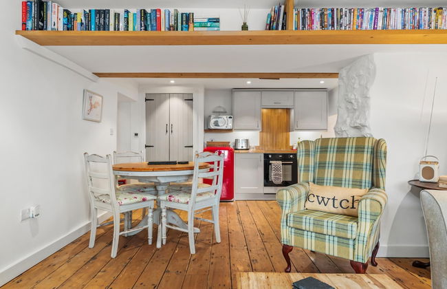 The Cwtch Apartment - Sea Views Walk to Beach - Foto 7