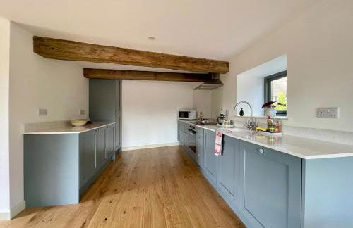 Stylish Barn with Meadow Views & Brookside Garden - Foto 23