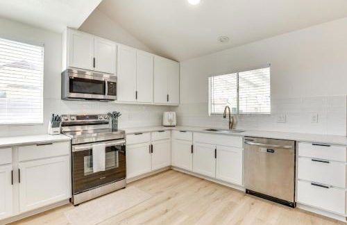 Pool, Basketball and BBQ! Glendale Group Getaway - Foto 8