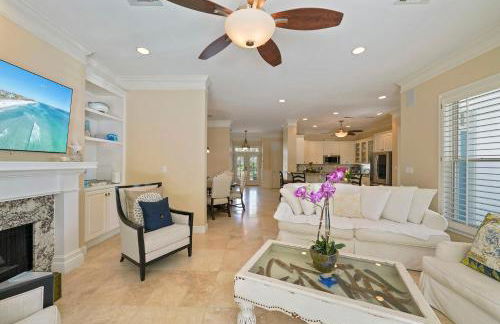 Tropical Dreams by the Sea - Vacation Home with Private Pool & Close Proximity to Beach - Foto 11