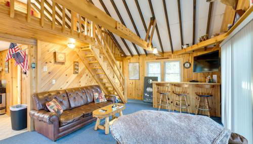 Cozy Chemo Pond Cabin with Dock and Waterfront Views - Foto 3