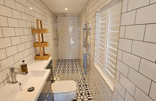 Humberston Boathouse Lodge & Hot Tub - Cleethorpes Beach Cabin Chalet - Foto 15