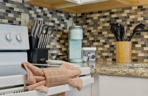 Snowbird rate! Heated pool, steps to private beach - Foto 5