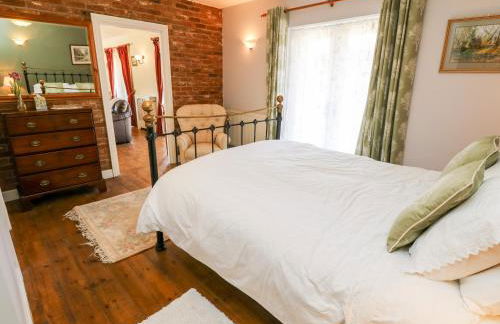 The Coach House - Photo 16