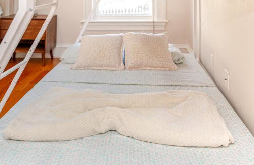 383 - 3BR Quincy - Chic House near Adams Park - Foto 30