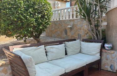Casa Lilly-Rose, a beautiful 3 bedroom detached villa a short walk to the Villamartin Plaza & Golf course - Foto 18