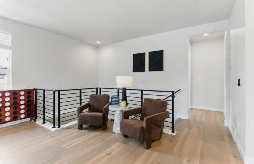 BRAND NEW Scenic Luxury Mountain Retreat - Photo 27