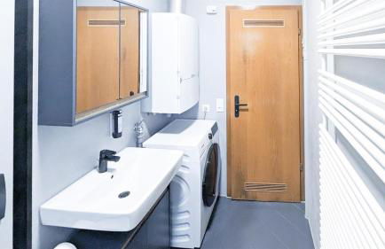 ALFA 4 Zimmer Apartment 8 Personen TV WIFI WM I 4BR 7Beds I 8 people I Kitchen l Bathroom - Foto 27