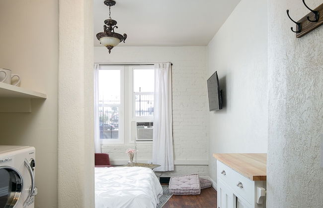 CDC Cleaning Standard! Studio Near Hollywood - Photo 5