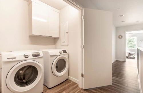 Comfy Family Home, Walkable Neighborhood + Patio! - Foto 28