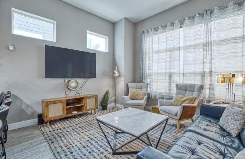 Modern Townhome near Old Town, Breweries, & River! - Foto 14