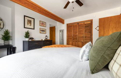 Cozy Chalet in the Pines - Foto 36